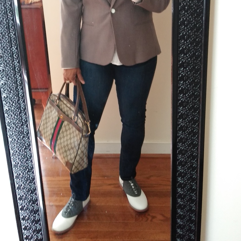 Meet your Posher, Pamela